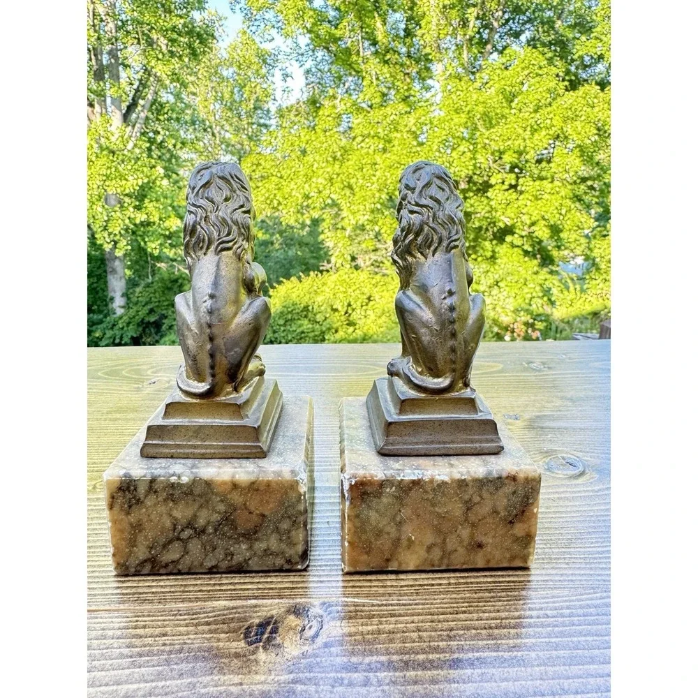 Vintage Lion Bookends Stone Base Heraldic Shield Old World Decor‎